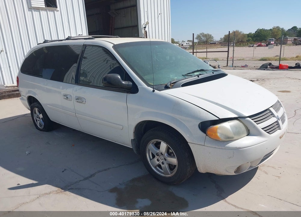 2005 DODGE GRAND CARAVAN SXT VIN: 2D4GP44L25R585184