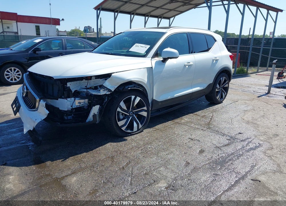 2024 VOLVO XC40 B5 PLUS BRIGHT THEME VIN: YV4L12UE3R2248561