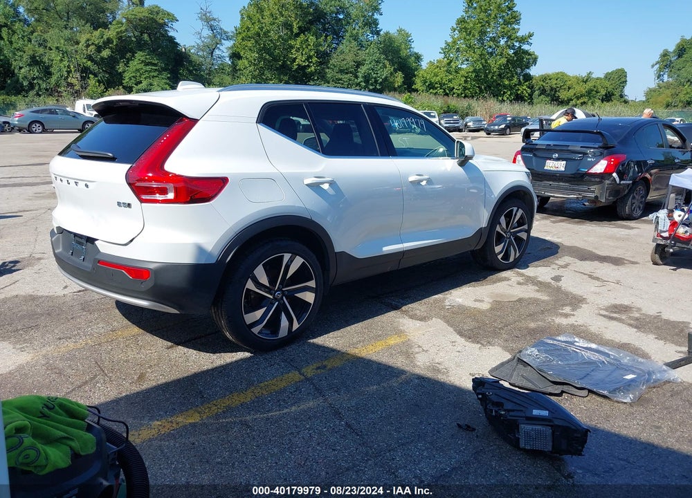 2024 VOLVO XC40 B5 PLUS BRIGHT THEME VIN: YV4L12UE3R2248561