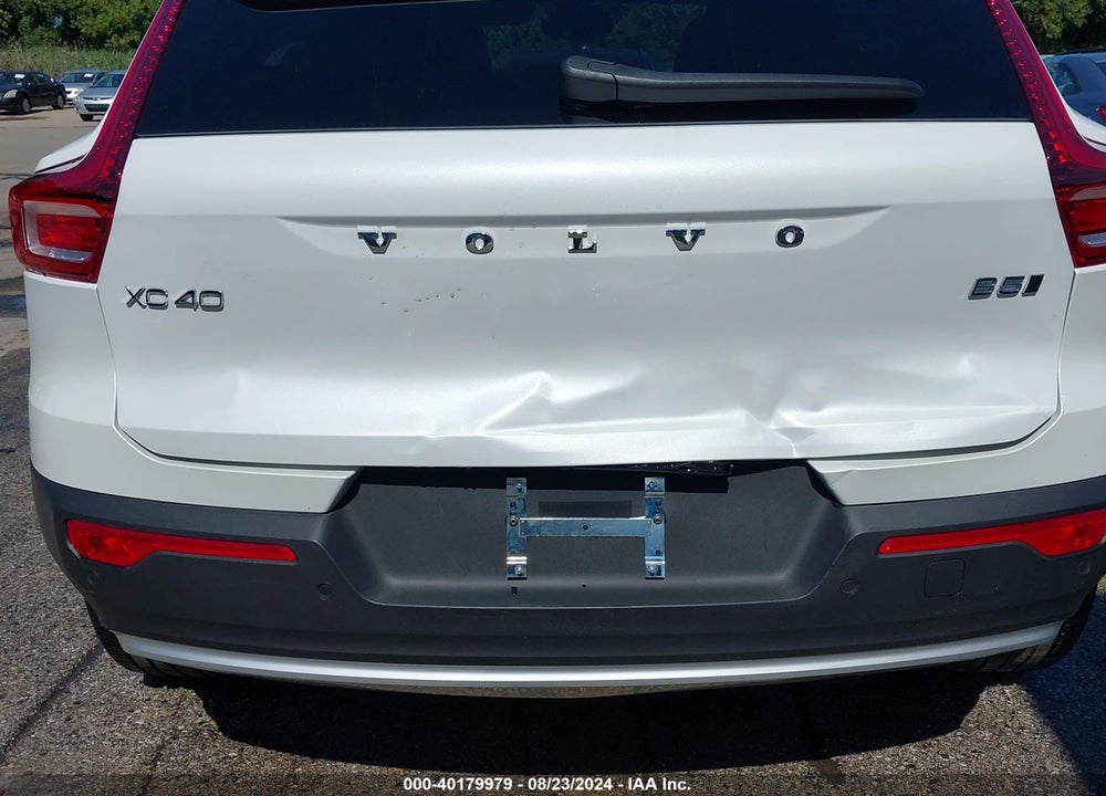 2024 VOLVO XC40 B5 PLUS BRIGHT THEME VIN: YV4L12UE3R2248561