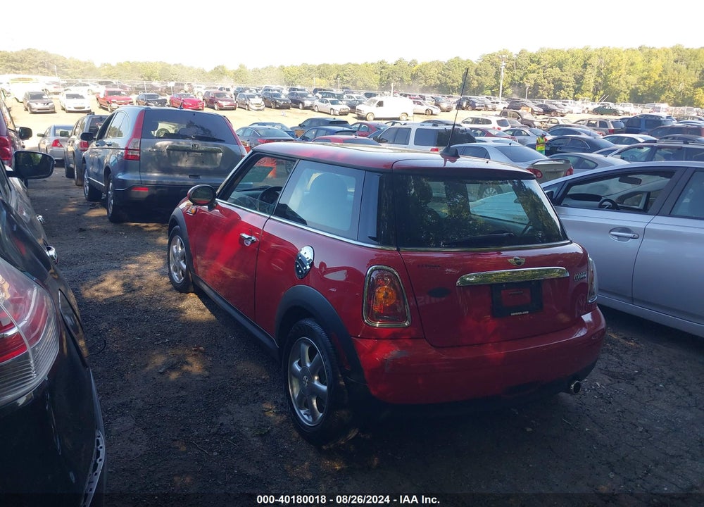 2010 MINI COOPER VIN: WMWMF3C59ATZ60990