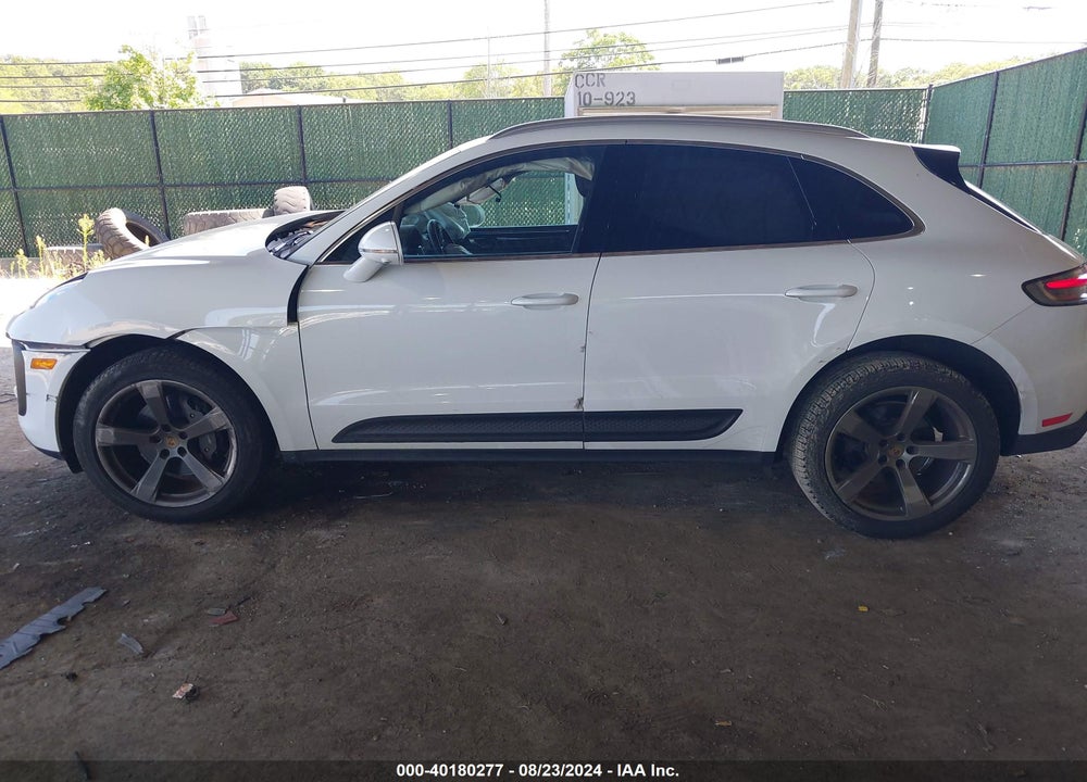 2022 PORSCHE MACAN VIN: WP1AA2A57NLB08675