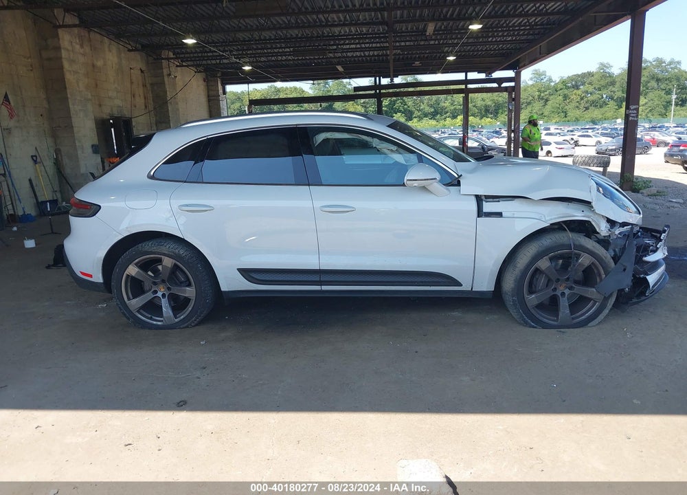 2022 PORSCHE MACAN VIN: WP1AA2A57NLB08675