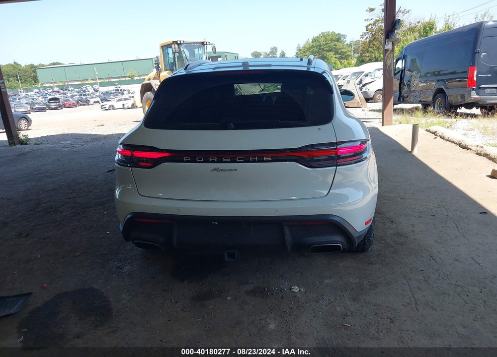 2022 PORSCHE MACAN VIN: WP1AA2A57NLB08675