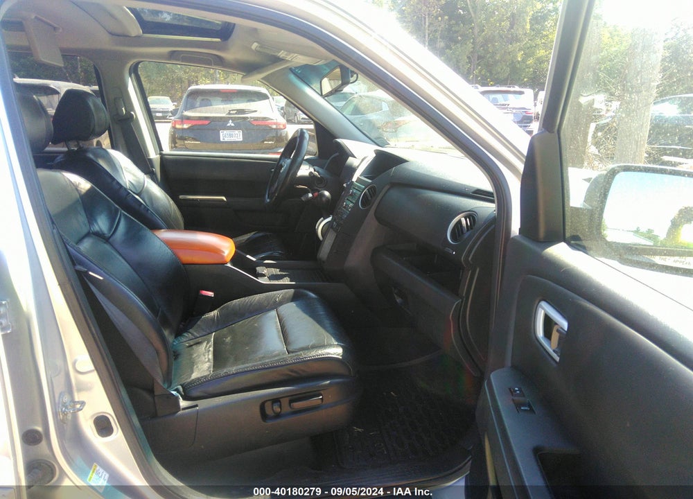 2011 HONDA PILOT EX-L VIN: 5FNYF4H63BB062661