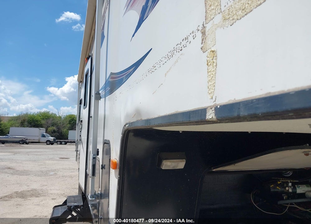 2000 KEYSTONE MONTANA VIN: 4YDF28521Y4052834