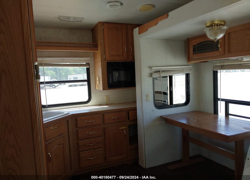 2000 KEYSTONE MONTANA VIN: 4YDF28521Y4052834
