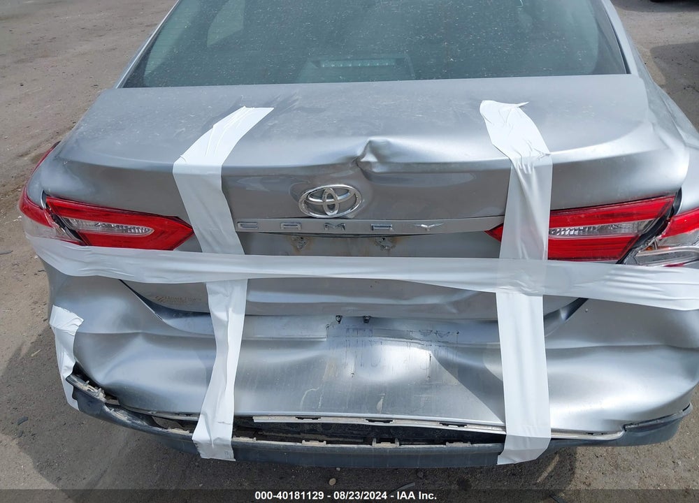 2018 TOYOTA CAMRY L VIN: 4T1B11HK2JU077931