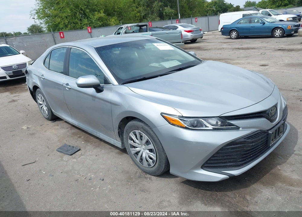 2018 TOYOTA CAMRY L VIN: 4T1B11HK2JU077931
