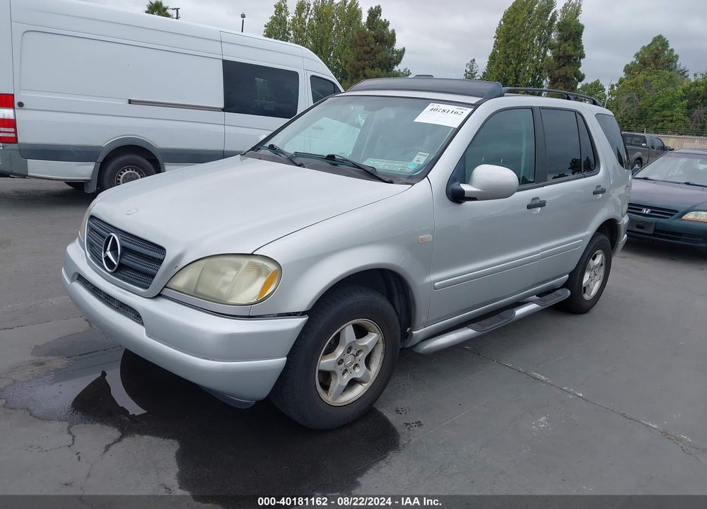 2000 MERCEDES-BENZ ML 320 VIN: 4JGAB54EXYA160423
