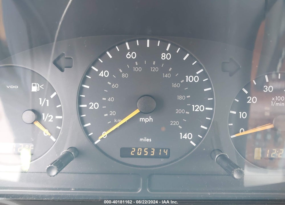 2000 MERCEDES-BENZ ML 320 VIN: 4JGAB54EXYA160423