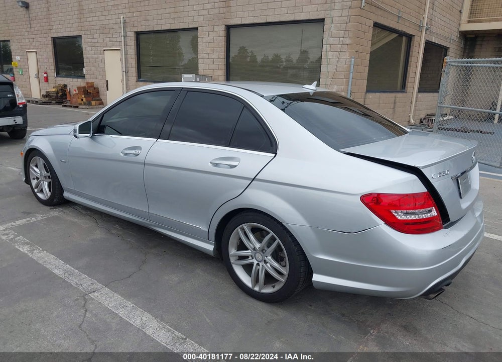 2012 MERCEDES-BENZ C 250 LUXURY/SPORT VIN: WDDGF4HB8CR217036