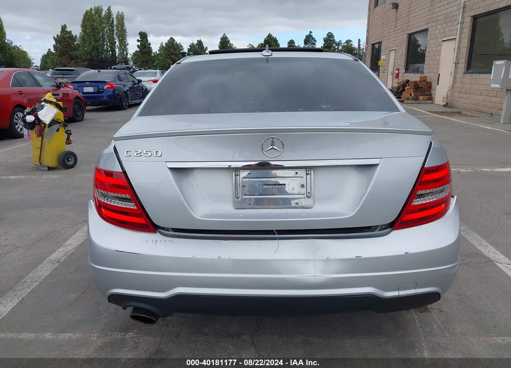 2012 MERCEDES-BENZ C 250 LUXURY/SPORT VIN: WDDGF4HB8CR217036