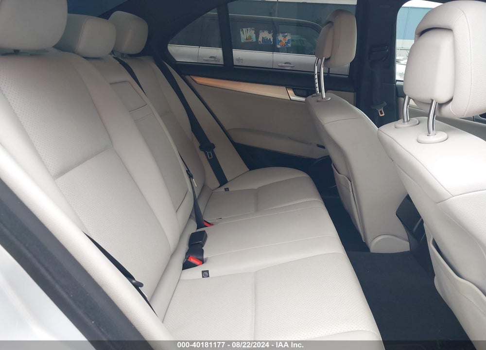2012 MERCEDES-BENZ C 250 LUXURY/SPORT VIN: WDDGF4HB8CR217036