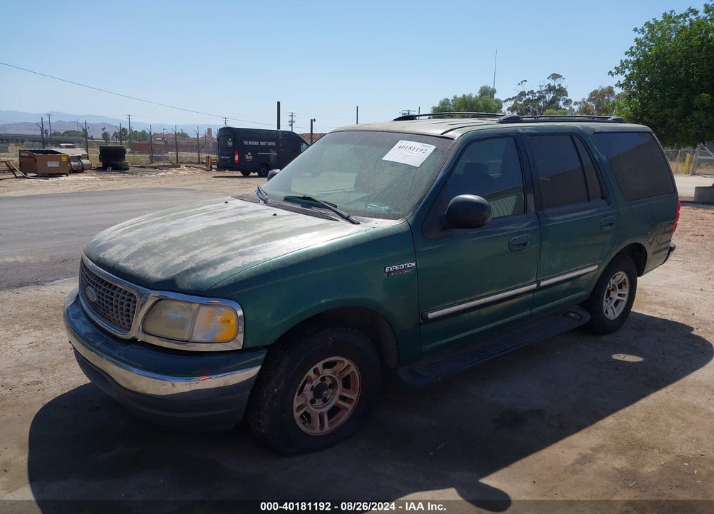 2000 FORD EXPEDITION XLT VIN: 1FMRU1561YLA06586