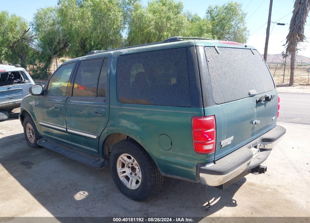 2000 FORD EXPEDITION XLT VIN: 1FMRU1561YLA06586