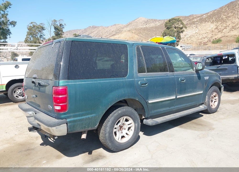 2000 FORD EXPEDITION XLT VIN: 1FMRU1561YLA06586