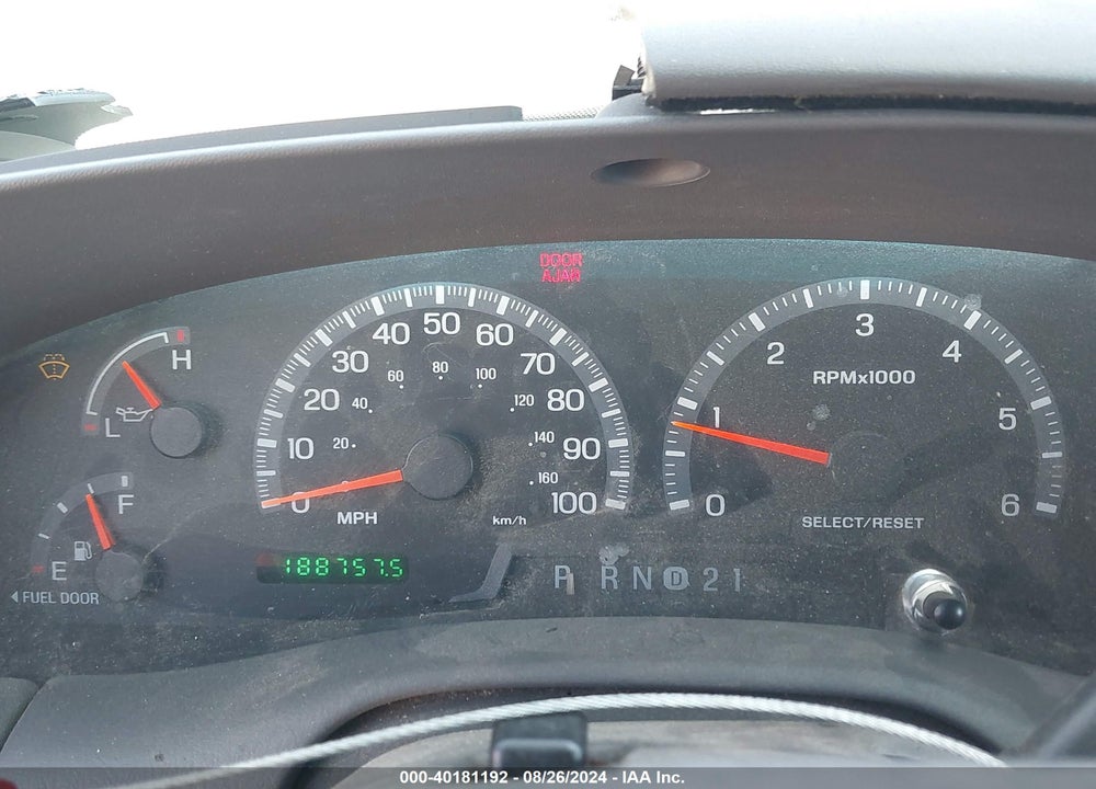 2000 FORD EXPEDITION XLT VIN: 1FMRU1561YLA06586