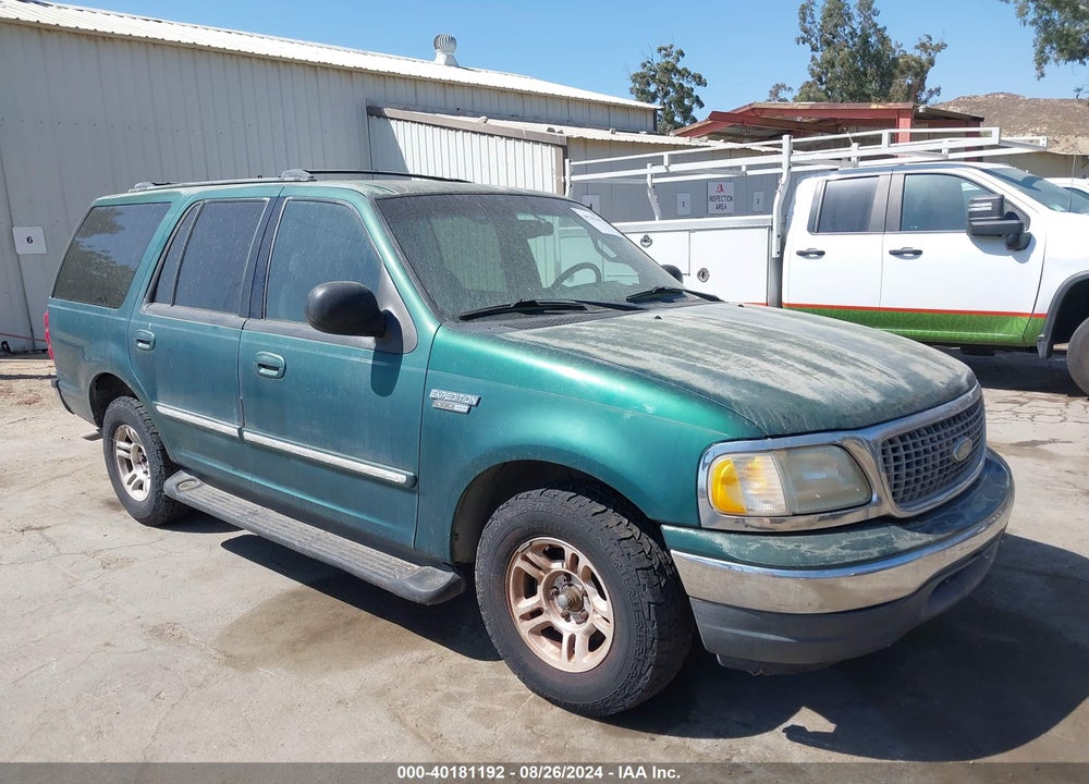 2000 FORD EXPEDITION XLT VIN: 1FMRU1561YLA06586