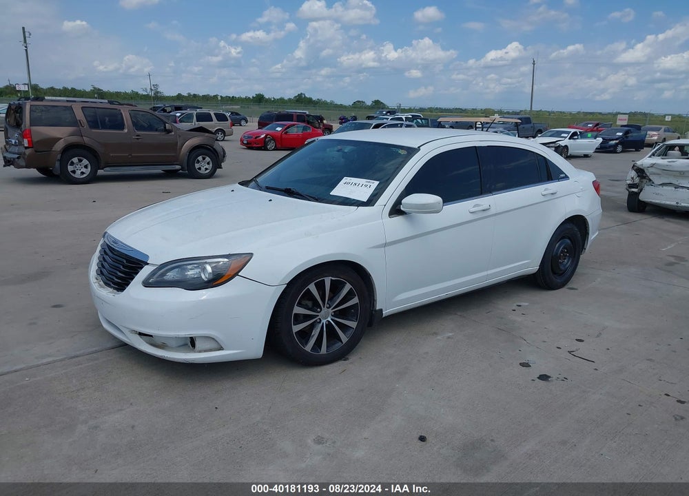 2014 CHRYSLER 200 TOURING VIN: 1C3CCBBG3EN117015