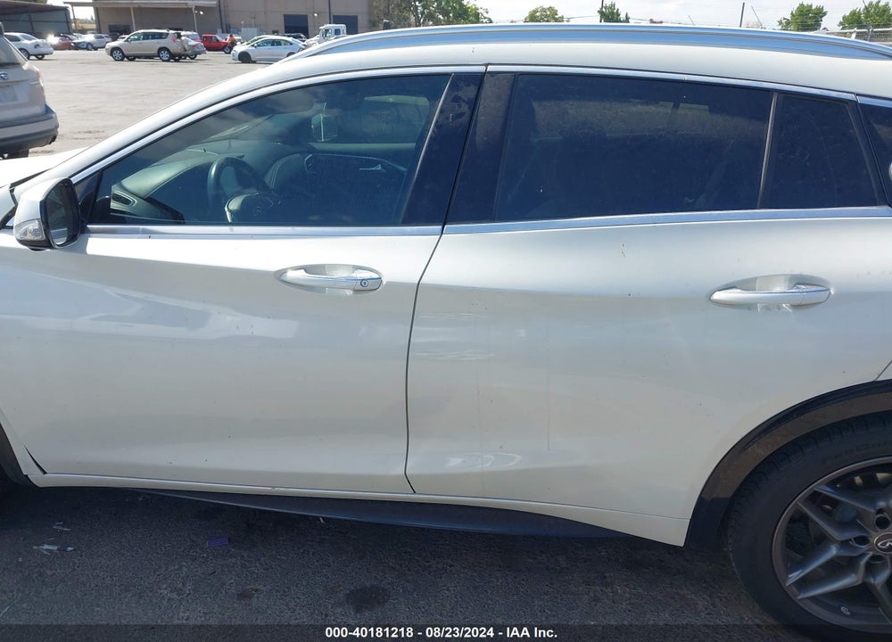 2019 INFINITI QX30 LUXE VIN: SJKCH5CP9KA004781