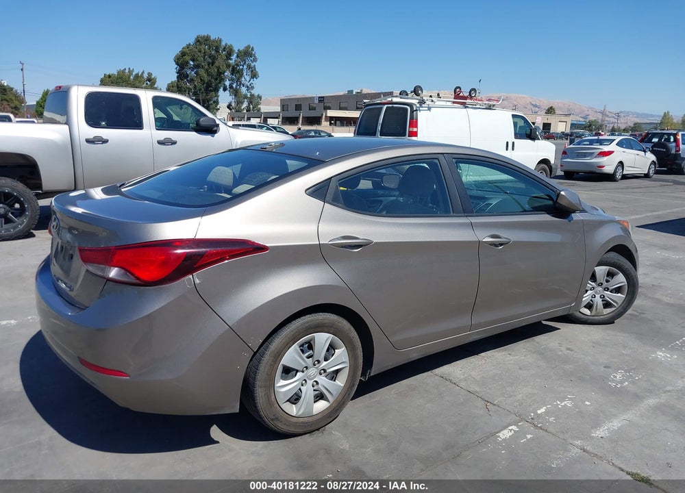 2016 HYUNDAI ELANTRA SE VIN: 5NPDH4AE7GH705645