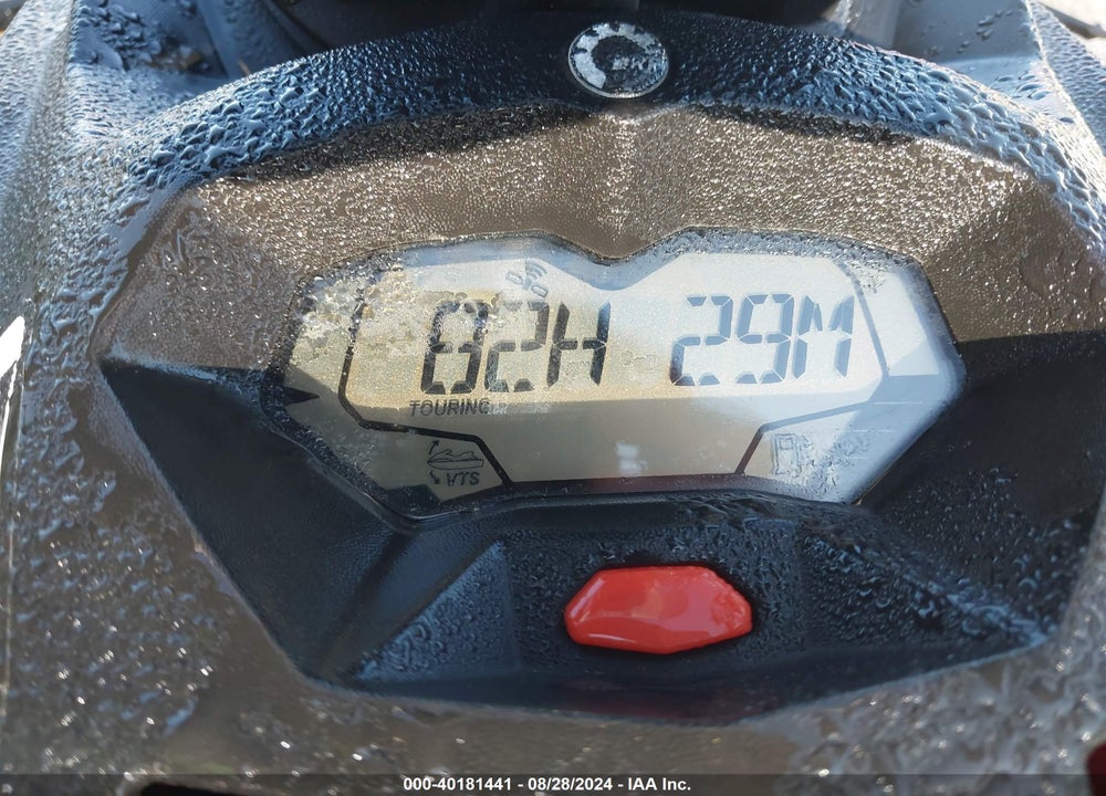 2018 SEADOO SPARK VIN: YDV88077E818