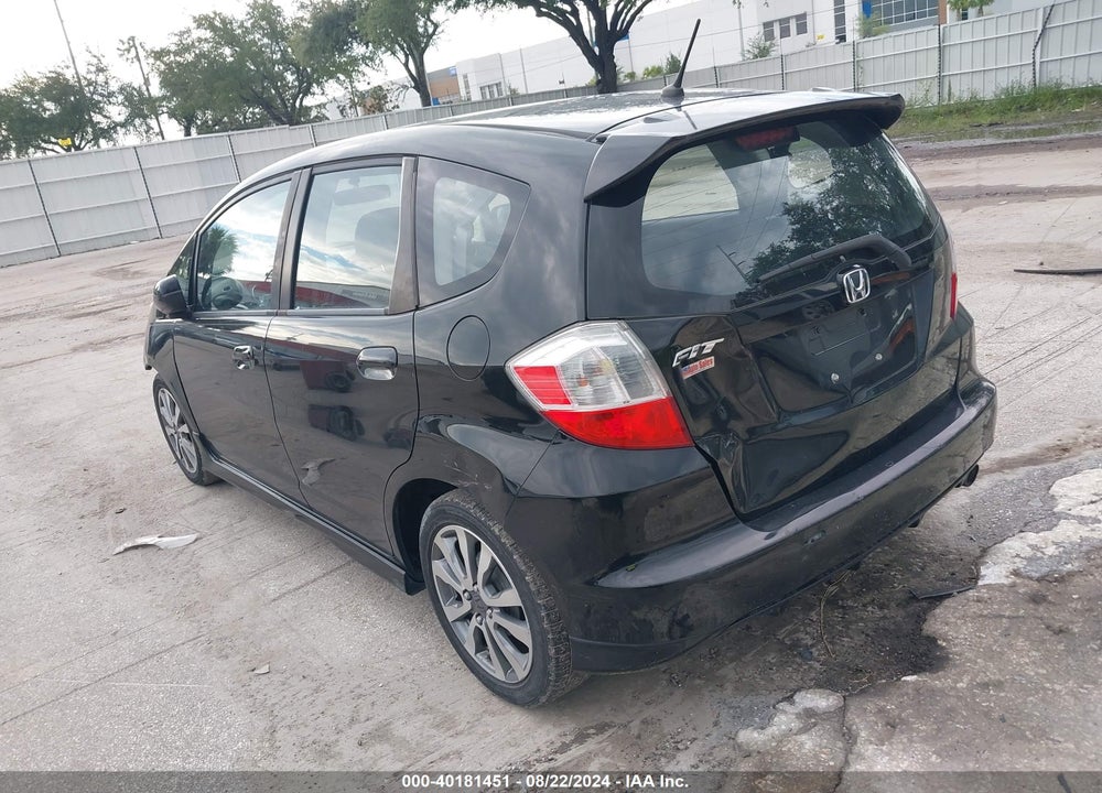 2013 HONDA FIT SPORT VIN: JHMGE8H53DC016226