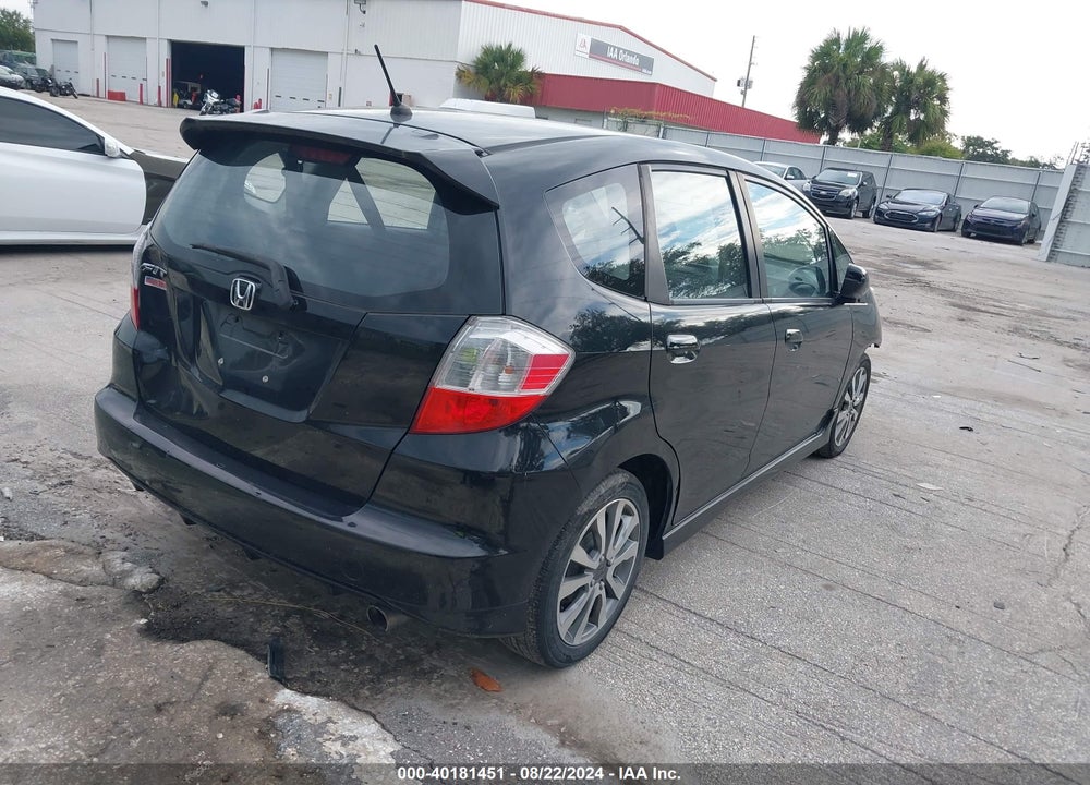 2013 HONDA FIT SPORT VIN: JHMGE8H53DC016226
