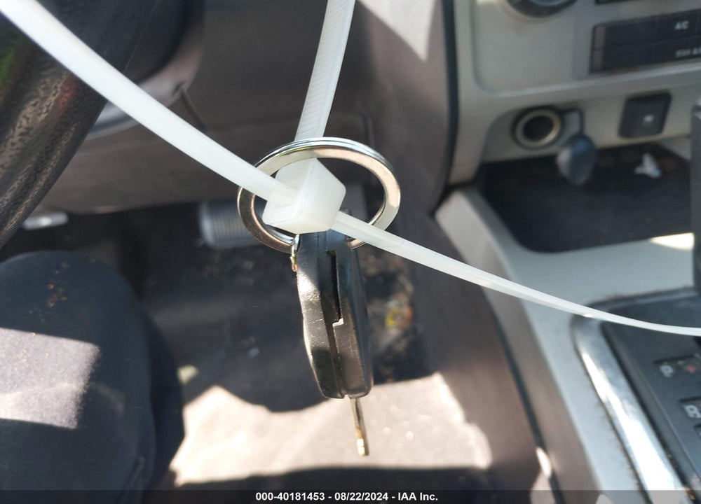 2010 FORD ESCAPE XLT VIN: 1FMCU0DG2AKD36940