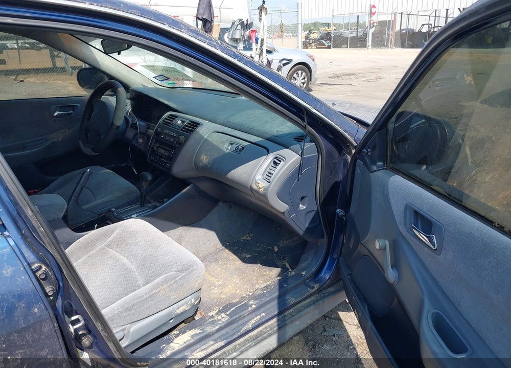 2002 HONDA ACCORD 2.3 VP VIN: 1HGCF86622A144721