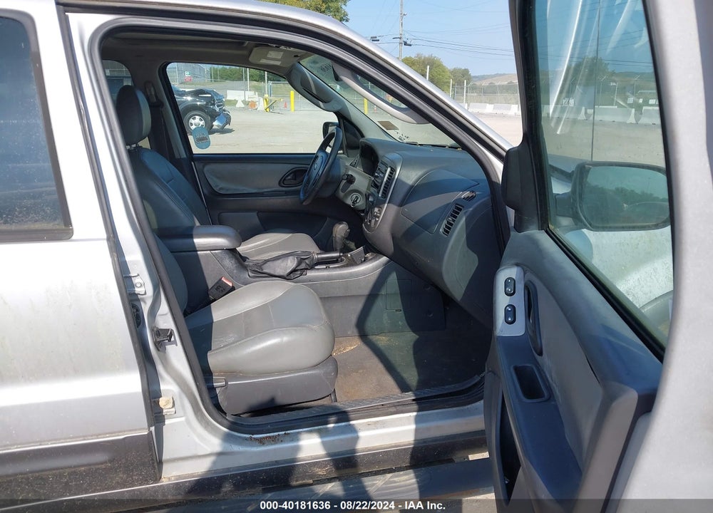 2005 FORD ESCAPE XLT VIN: 1FMCU93155KB10138