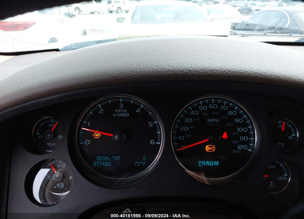2010 CHEVROLET TAHOE VIN: 1GNMCBE37AR205312
