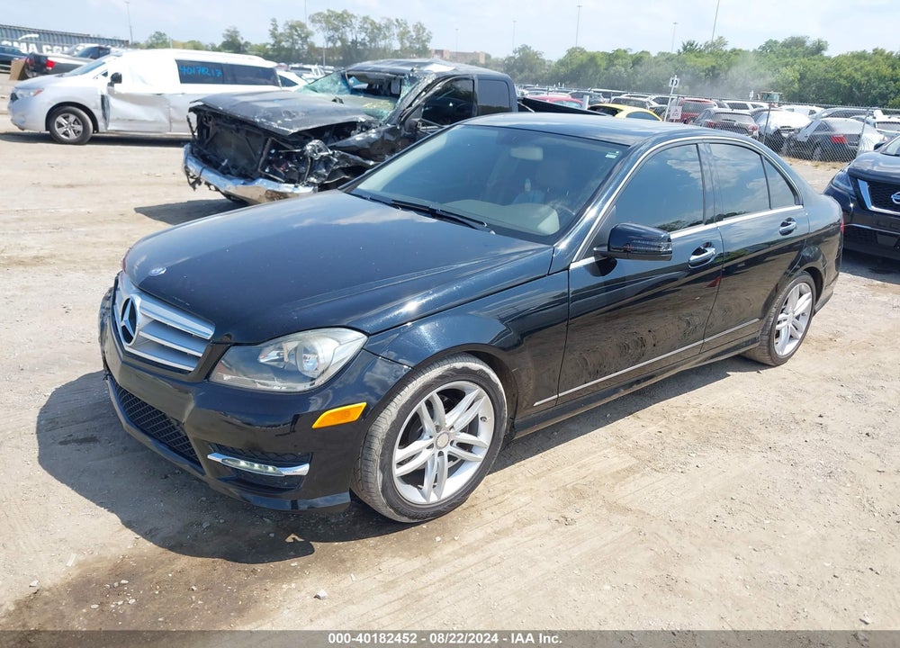 2014 MERCEDES-BENZ C 250 LUXURY/SPORT VIN: WDDGF4HB8EA940001