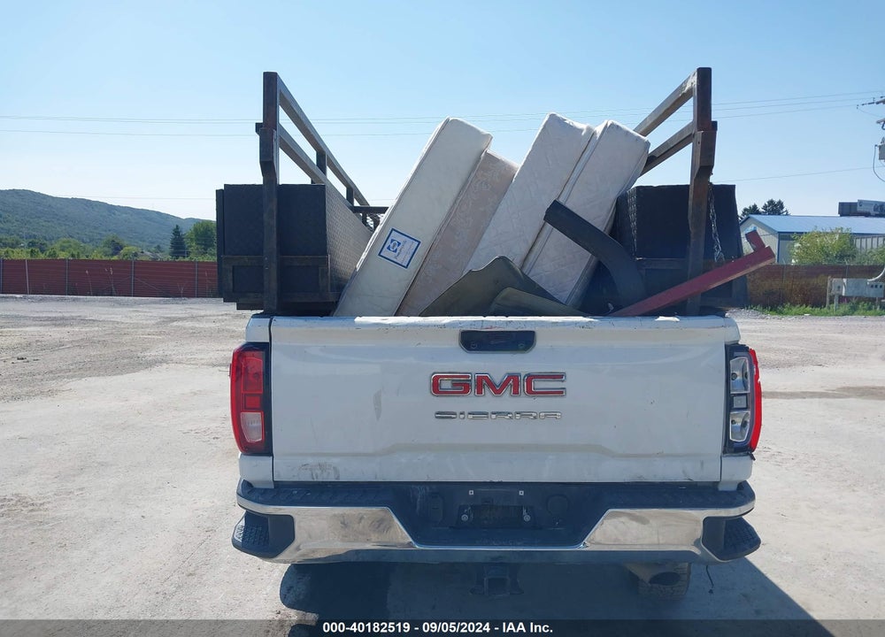 2021 GMC SIERRA 2500HD 4WD REGULAR CAB LONG BED VIN: 1GT39LE70MF213530