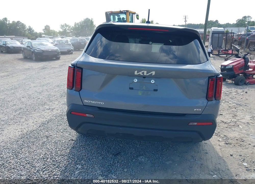 2023 KIA SORENTO LX VIN: 5XYRGDLC7PG196894