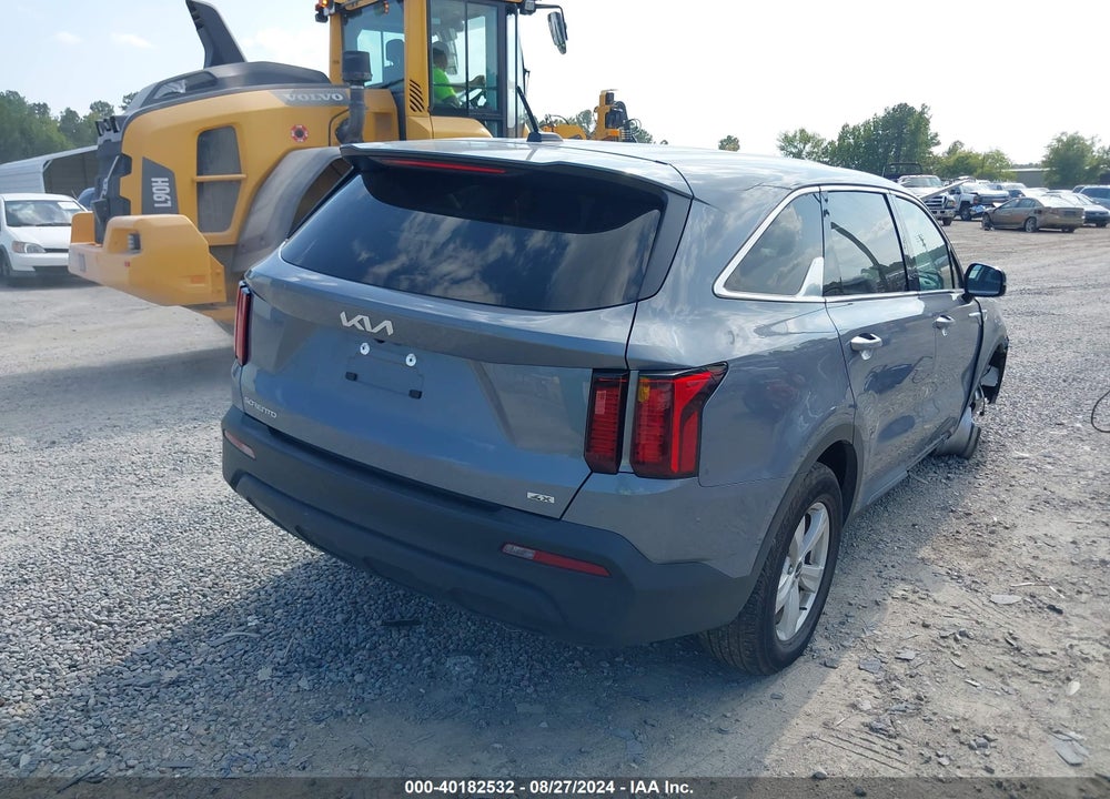 2023 KIA SORENTO LX VIN: 5XYRGDLC7PG196894