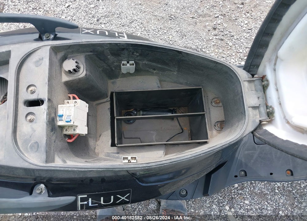 2019 FLUX EM1 VIN: R46F1CA2XKW000026