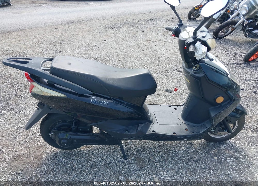 2019 FLUX EM1 VIN: R46F1CA2XKW000026