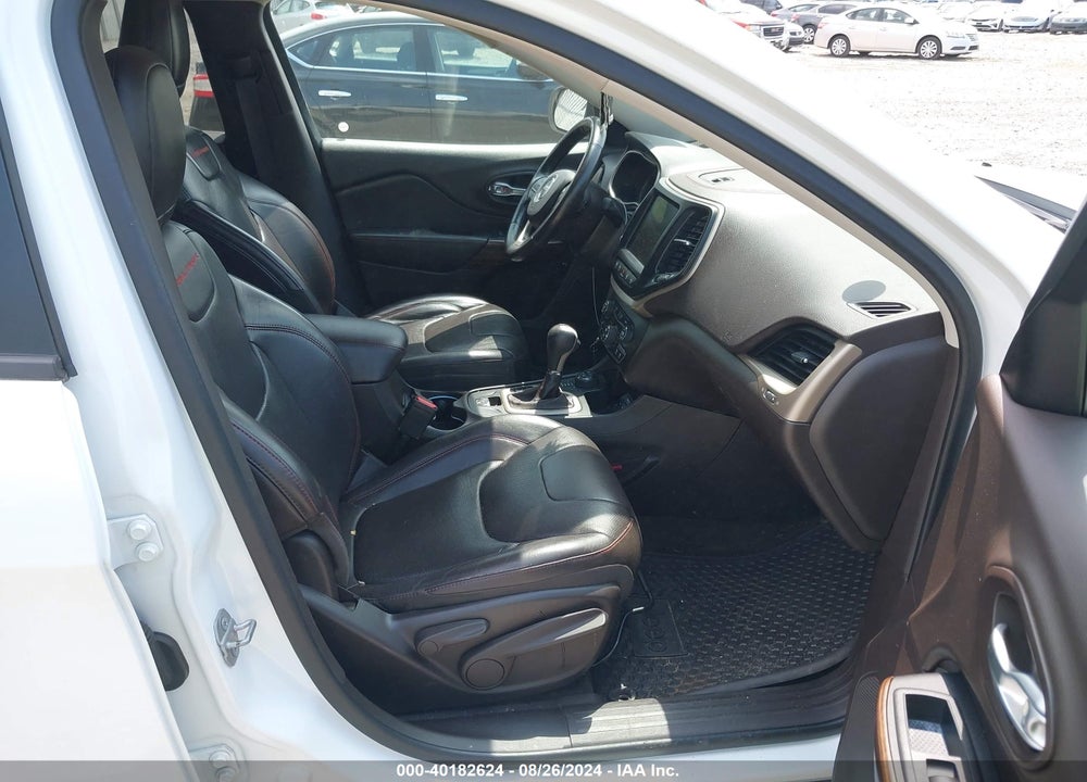 2015 JEEP CHEROKEE TRAILHAWK VIN: 1C4PJMBS8FW676493