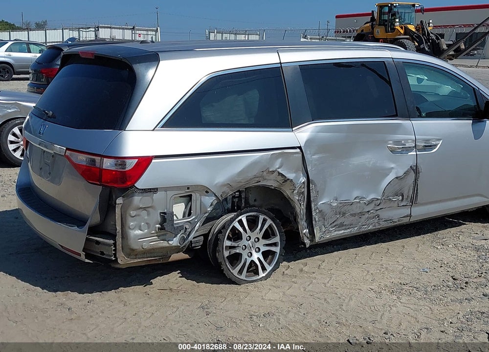 2011 HONDA ODYSSEY EX-L VIN: 5FNRL5H66BB102864