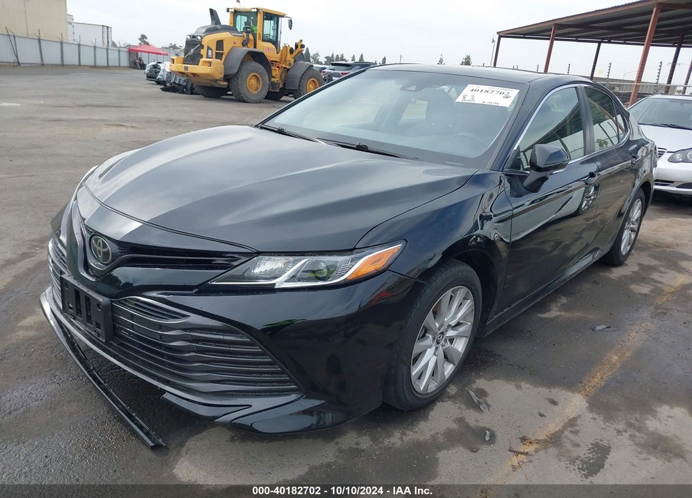 2018 TOYOTA CAMRY LE VIN: JTNB11HK5J3000685