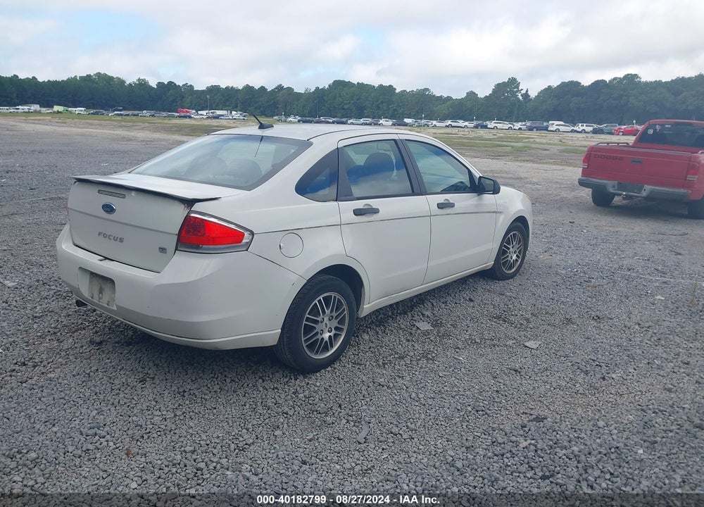 2011 FORD FOCUS SE VIN: 1FAHP3FNXBW199728