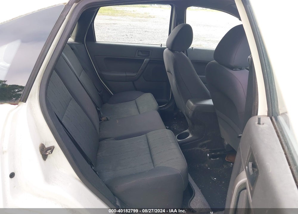 2011 FORD FOCUS SE VIN: 1FAHP3FNXBW199728