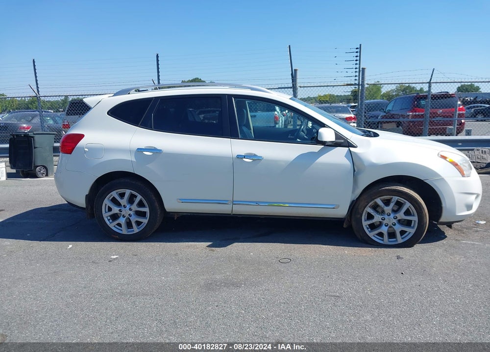 2013 NISSAN ROGUE SV W/SL PKG VIN: JN8AS5MV4DW117198