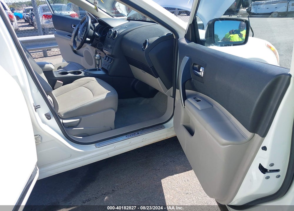 2013 NISSAN ROGUE SV W/SL PKG VIN: JN8AS5MV4DW117198