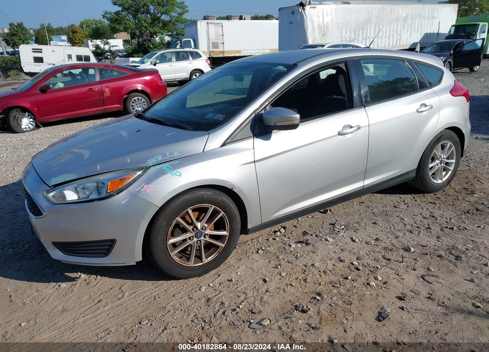 2015 FORD FOCUS SE VIN: 1FADP3K28FL301013
