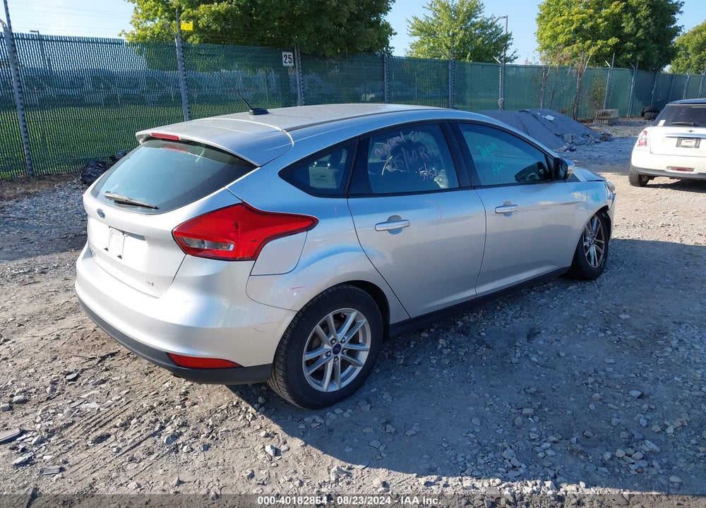 2015 FORD FOCUS SE VIN: 1FADP3K28FL301013