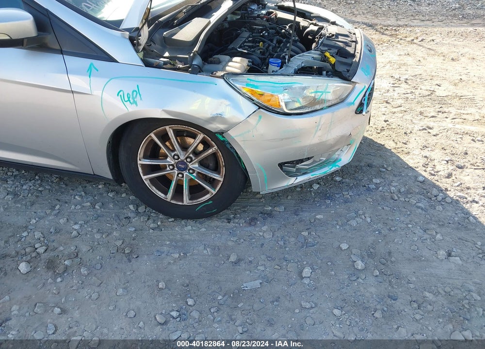 2015 FORD FOCUS SE VIN: 1FADP3K28FL301013
