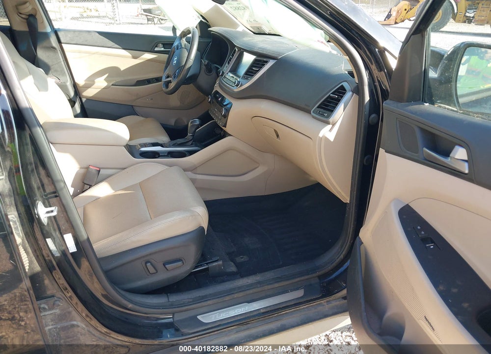 2017 HYUNDAI TUCSON LIMITED VIN: KM8J33A25HU351760